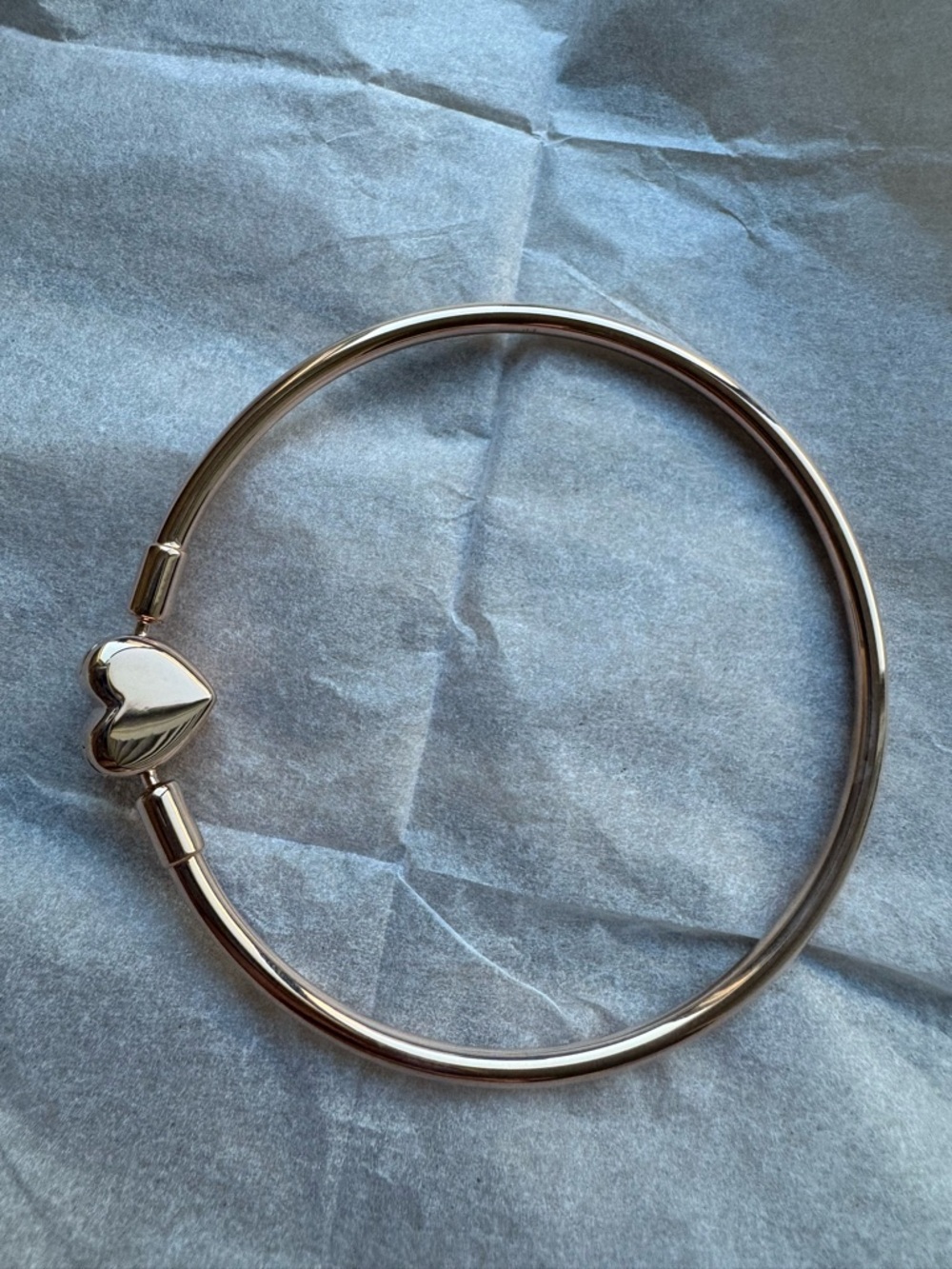 Pandora Moments Heart & Butterfly Bangle Bracelet | Rose Gold-Plated - Picture 5 of 5